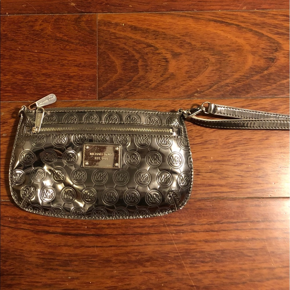 AUTHENTIC Michael Kors Wristlet/Wallet Gunmetal